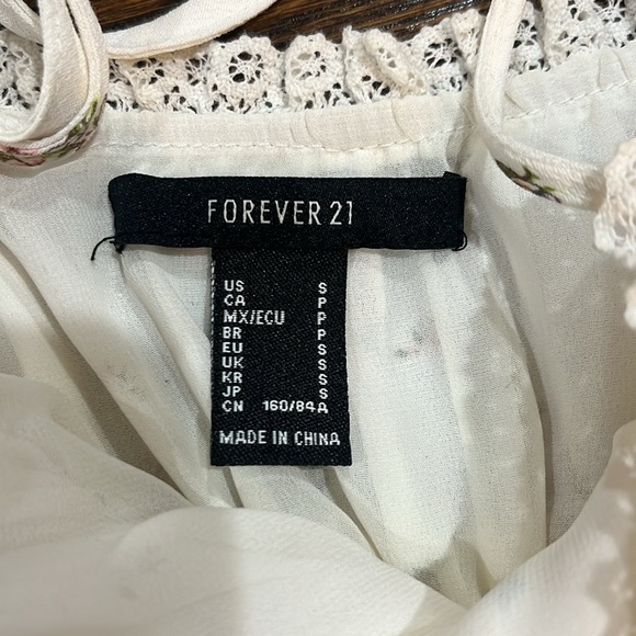 floral romper - Picture 2 of 4